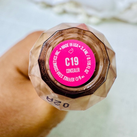 MAGIC STAR C19 liquid CONCEALER - Picture 3 of 6